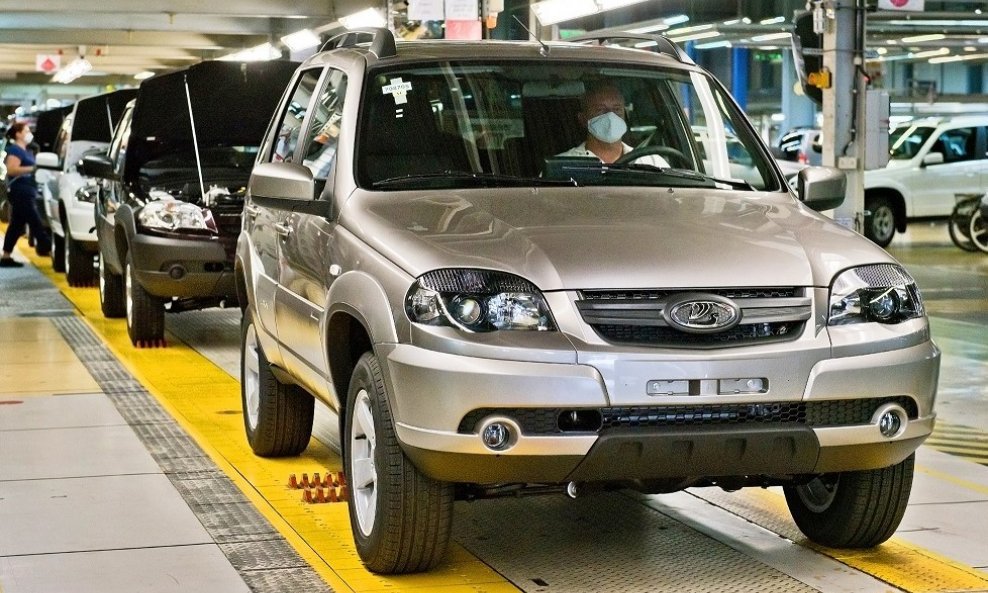 Grupa Renault je u srpnju započela s proizvodnjom Lade Nive (oznake 2123) ponovno pod markom Lada