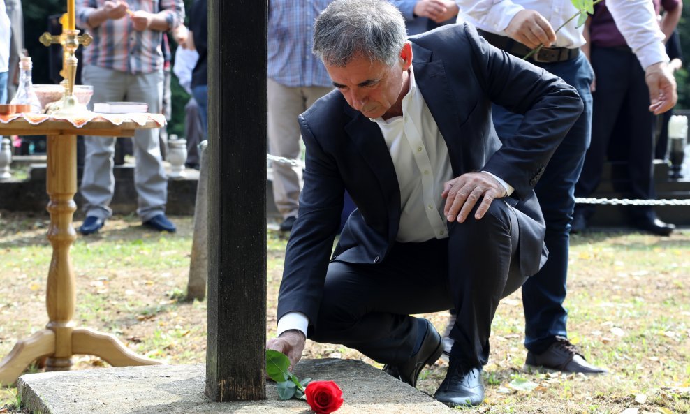 Milorad Pupovac na obilježavanju stradanja Srba tijekom i nakon VRO Oluja u Dvoru na Uni