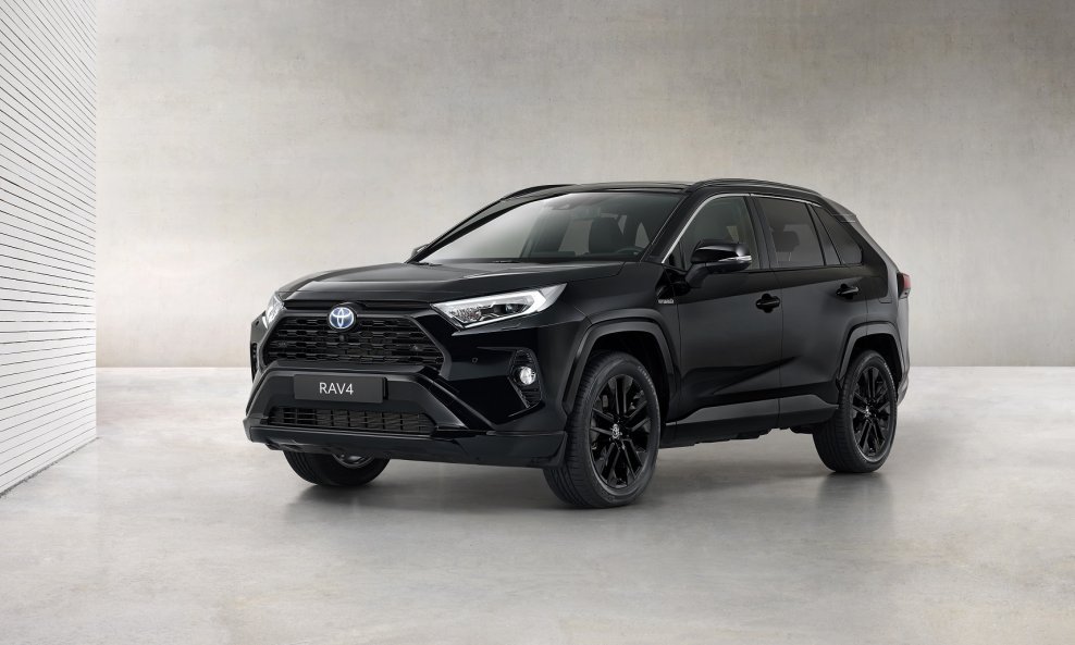 Toyota RAV4 Hybrid Black Edition biti će još atraktivnija verzija popularnog SUV-a, a stiže ujesen