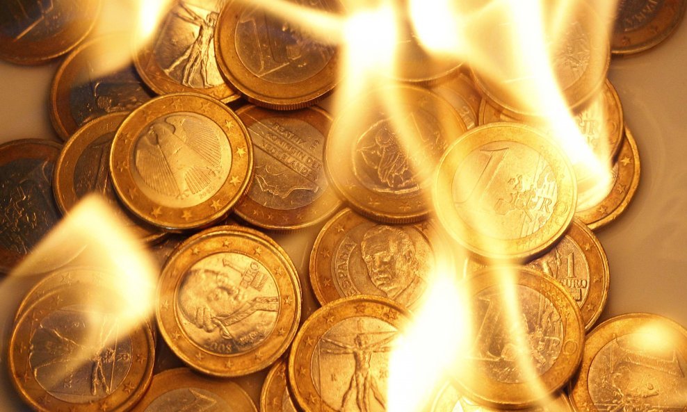 Eurozona euro u vatri kriza bankrot