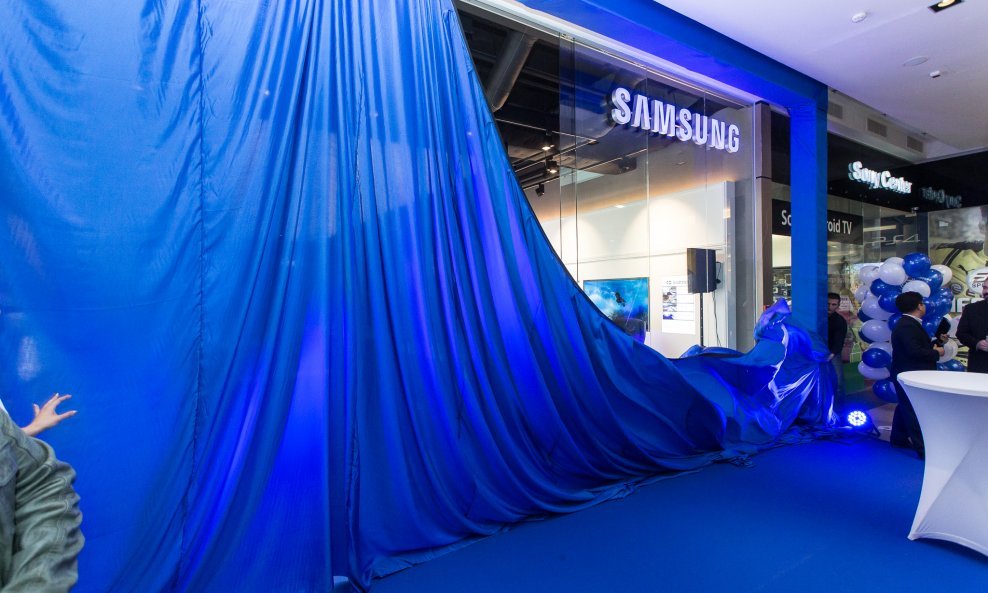 Samsung Experience Store Arena