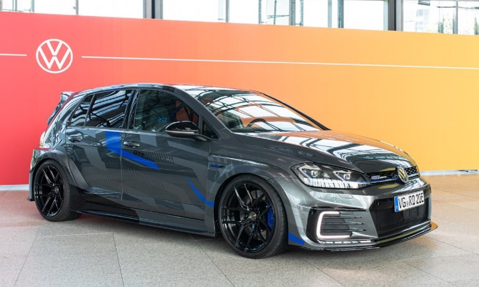 Vježbenički model Golf GTI (2020.), a projekt vozila prvobitno je bio planiran za '39. Wörthersee Treffen' VW Golf GTI susrete na poznatom austrijskom jezeru u Koruškoj u svibnju 2020., koje je otkazano zbog pandemije koronavirusa