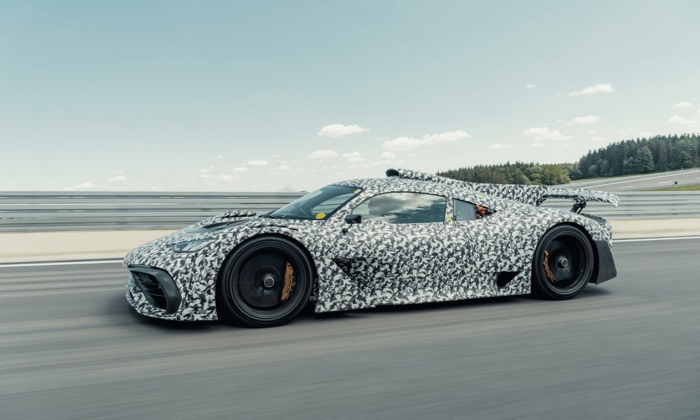 Mercedes-AMG Project ONE - inženjeri imali težak zadatak kako uskladiti 1,6-litreni turbopunjeni V-6 hibridni pogonski agregat iz Formule 1 s modernim standardima za emisije