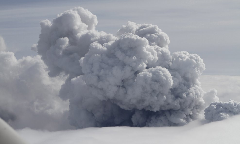 Vulkan prašina oblak