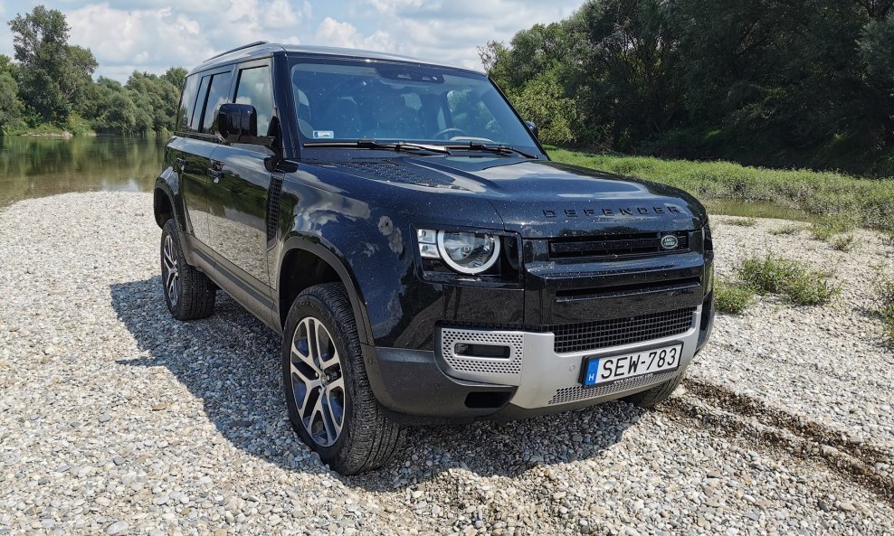 Land Rover Defender 110 2.0 D 240 KS 4WD A8