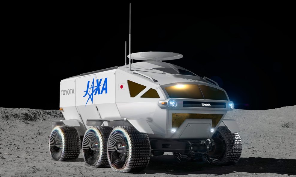 JAXA i Toyota razvijaju 'LUNAR CRUISER' duljine 6,0 m, širine 5,2 m, visine 3,8 m, a prostor za posadu će imati volumen od 13 kubnih metara koji će moći primiti dvoje ljudi (četvero u slučaju izvanrednog slučaja)