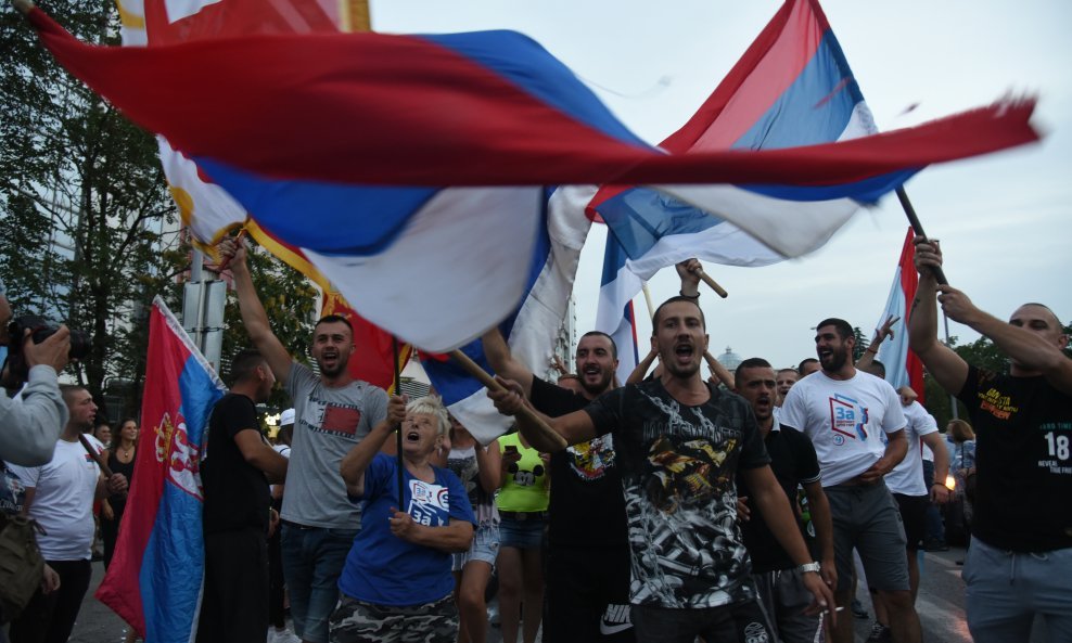 U nizu crnogorskih gradova nakon izbora održana su velika slavlja pristaša prosrpskih stranaka
