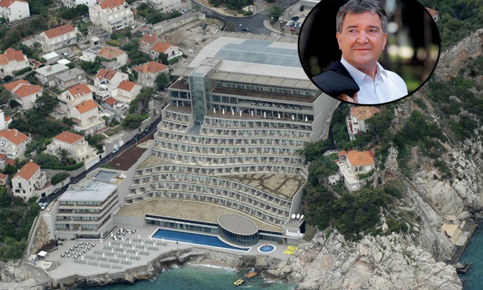 Hotel Rixos Libertas u kojem se održava samit i Ante Vlahović (u krugu)