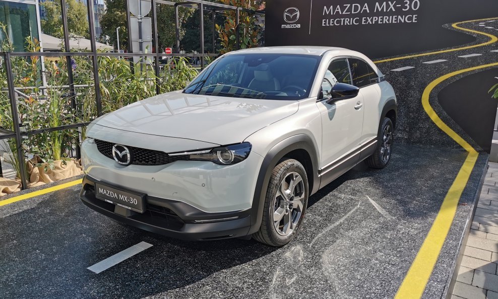 Mazda MX-30 stigla je na hrvatsko tržište, suradnja s Hrvatskim Telekomom daje dodatnu komponentu privlačnosti ovog električnog crossovera