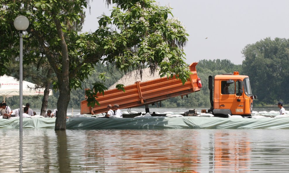 poplava_dunav12-120610