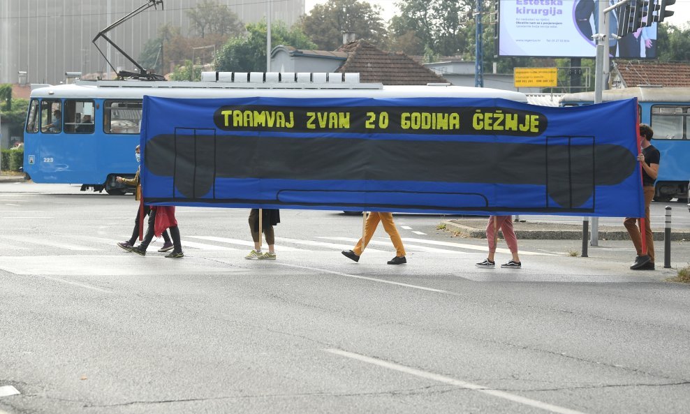 Prosvjed Zelene akcije pod nazivom "Tramvaj zvan 20 godina čežnje"