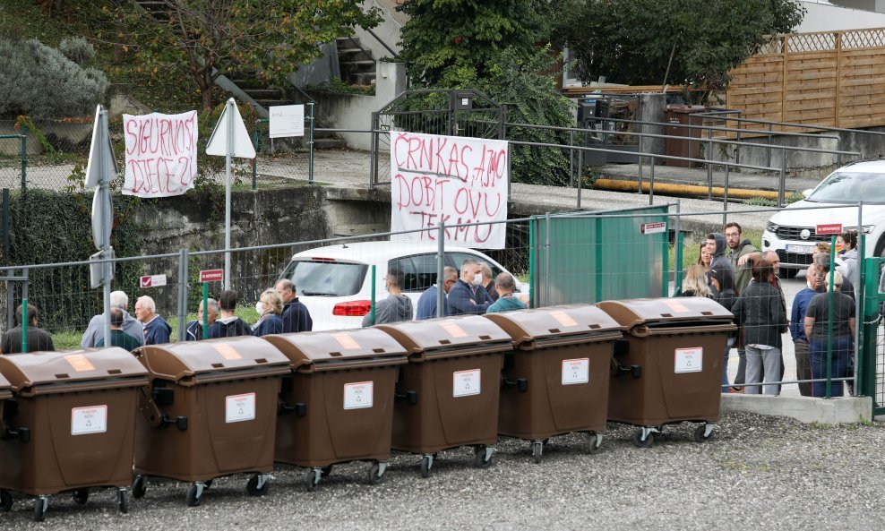 Prosvjed stanovnika Črnomerca protiv reciklažnog dvorišta