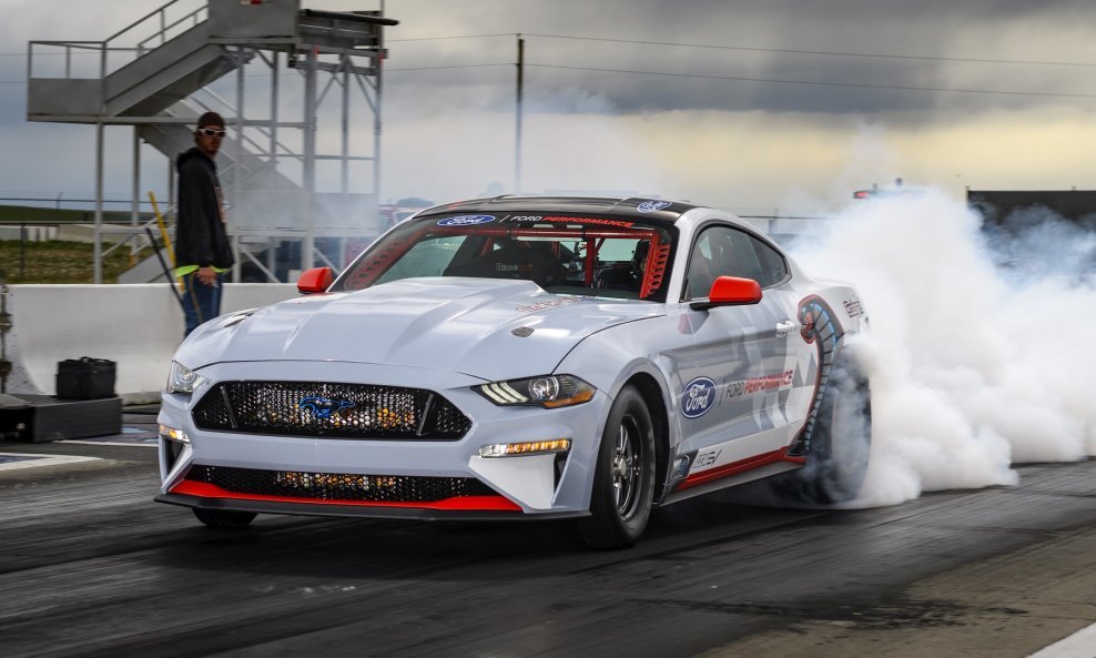 Pogledajte ovu fascinantnu videosnimku Ford Mustang Cobra Jeta 1400 u postavljanju najboljeg vremena na četvrt milje