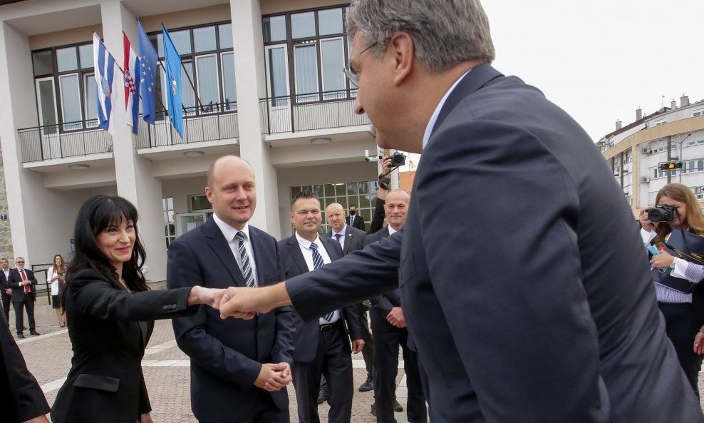 Andrej Plenković i Nataša Tramišak u Našicama