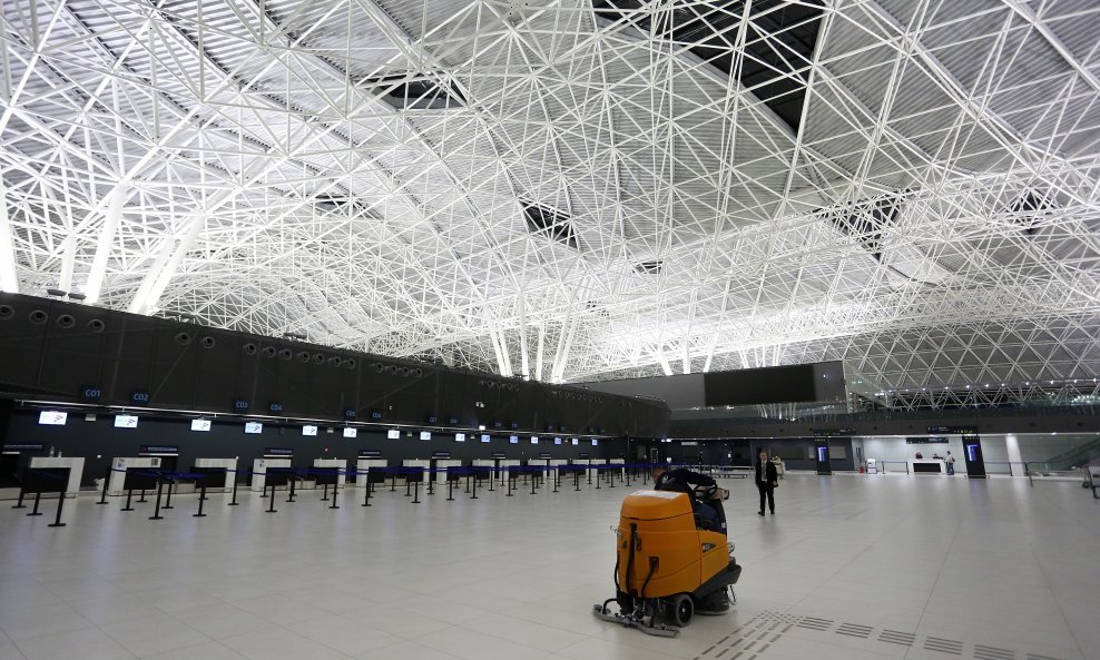 Prazan terminal na zračnoj luci Franjo Tuđman