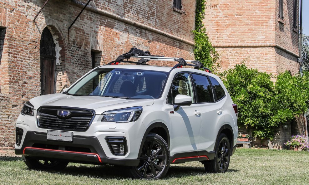 Subaru Forester 4DVENTURE je automobil osobnosti i odlučnog karaktera, savršen za avanture i za one koji vole sport i aktivnosti na otvorenom