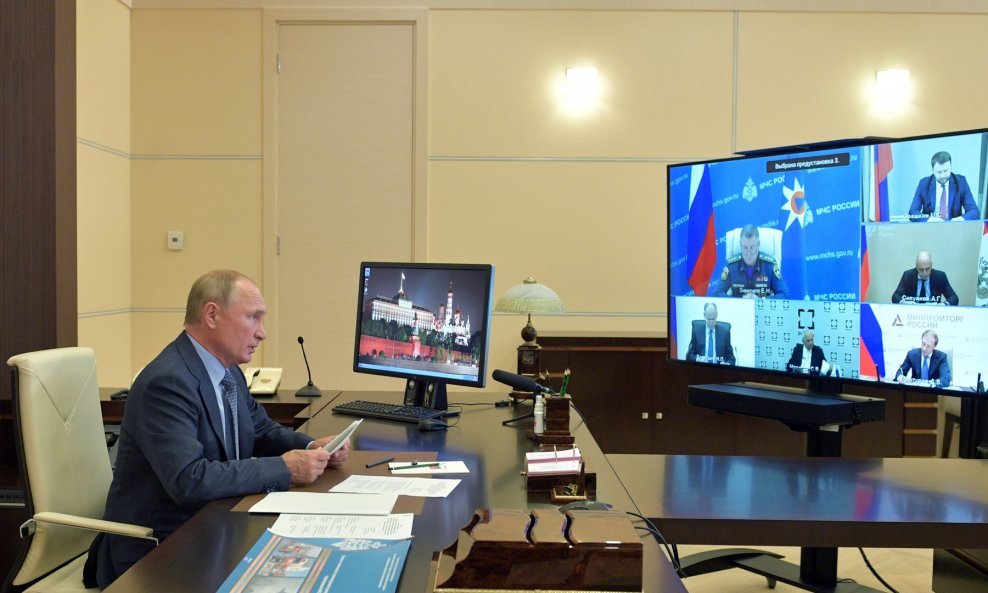 Vladimir Putin većinu sastanaka održava videovezom