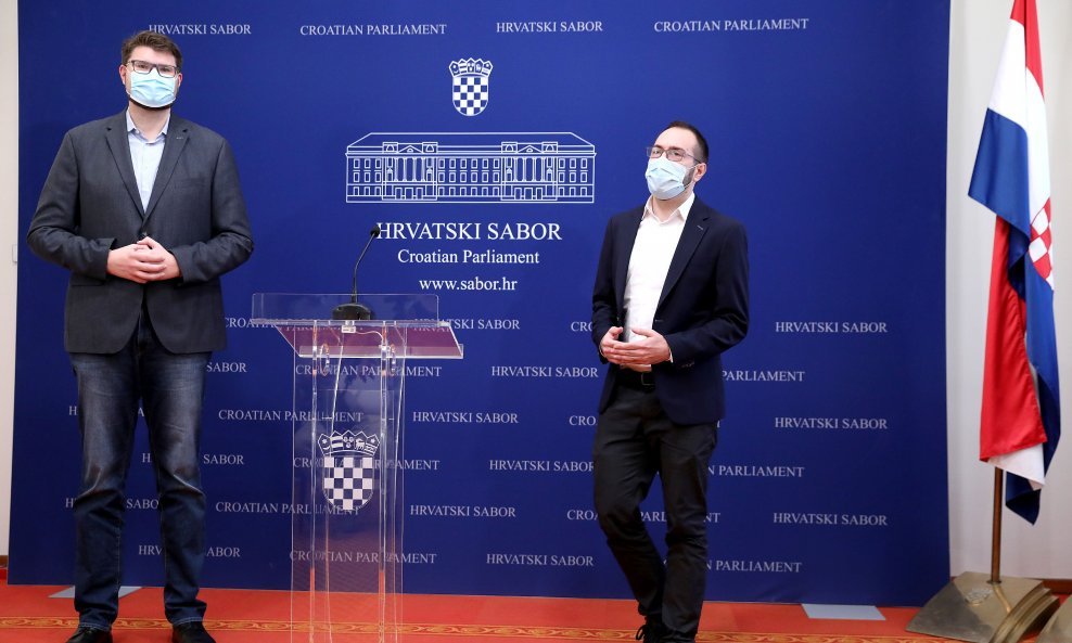 Peđa Grbin i Tomislav Tomašević na konferenciji za novinare