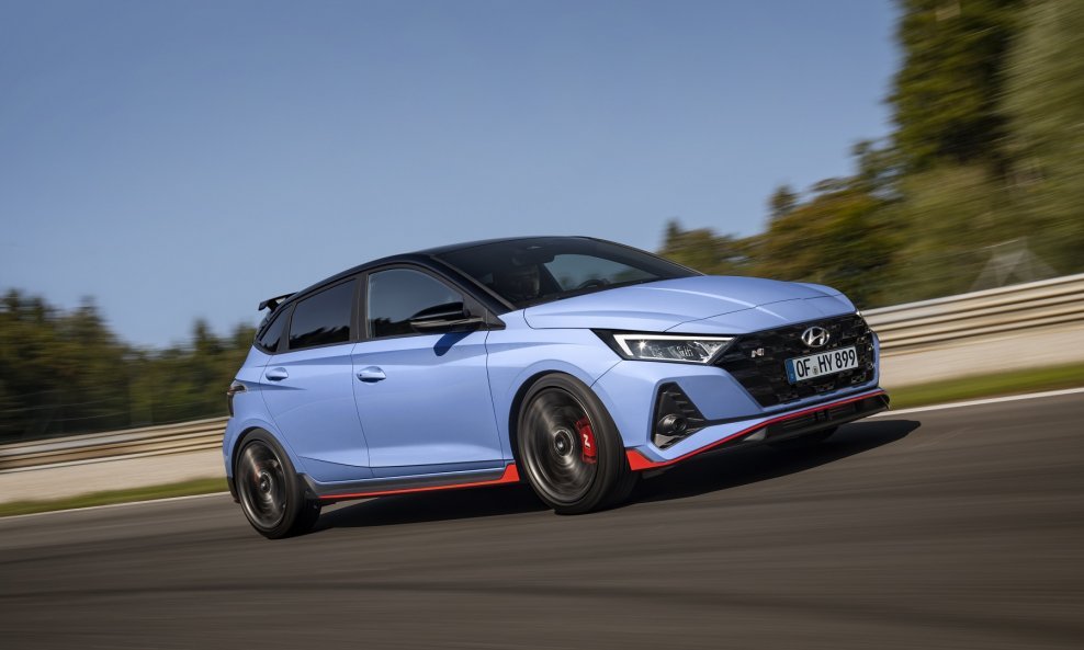 Hyundai i20 N pokreće nova generacija 1,6-litrenog turbo GDi flat-power motora s 204 KS i 275 Nm okretnog momenta, uparen sa 6-stupanjskim ručnim mjenjačem