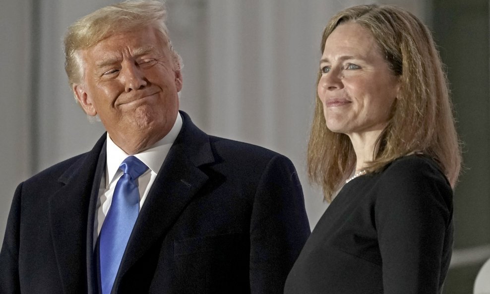 Donald Trump i Amy Coney Barrett