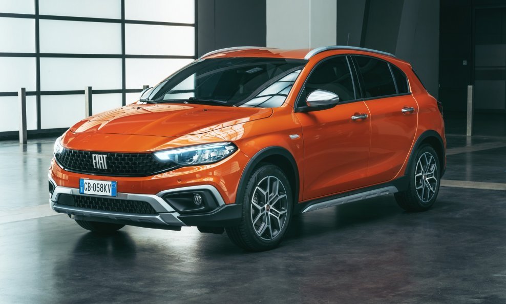 Fiat Tipo Cross je novi član osvježene obitelji Fiat Tipo