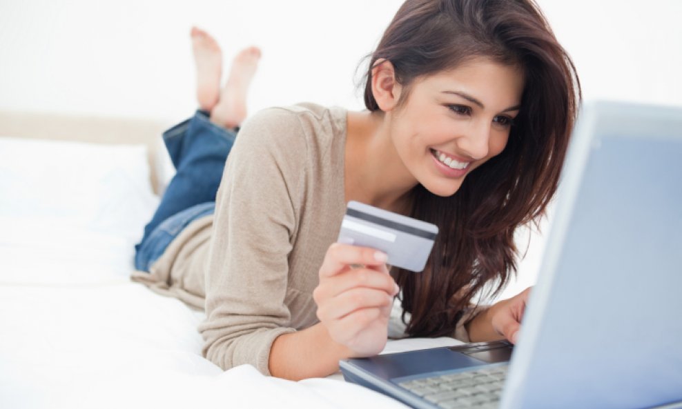 e-trgovina djevojka kreditna kartica računalo
