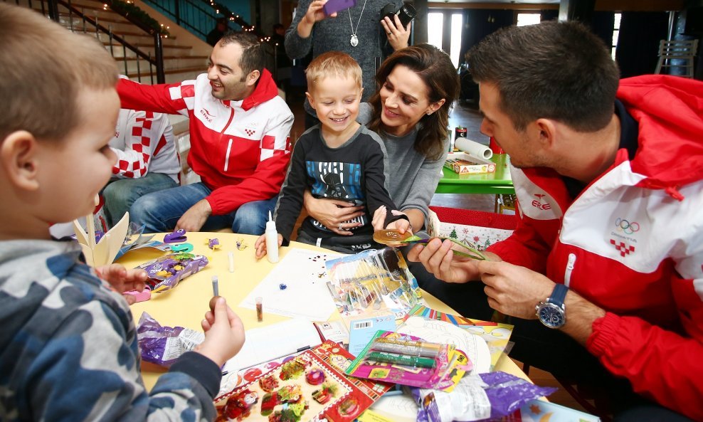 Crodux i hrvatski olimpijci donose djelić božićnog ugođaja u SOS Dječje ...