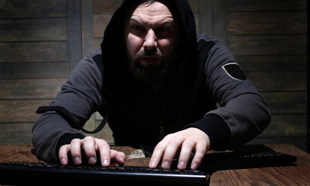 online terorizam haker