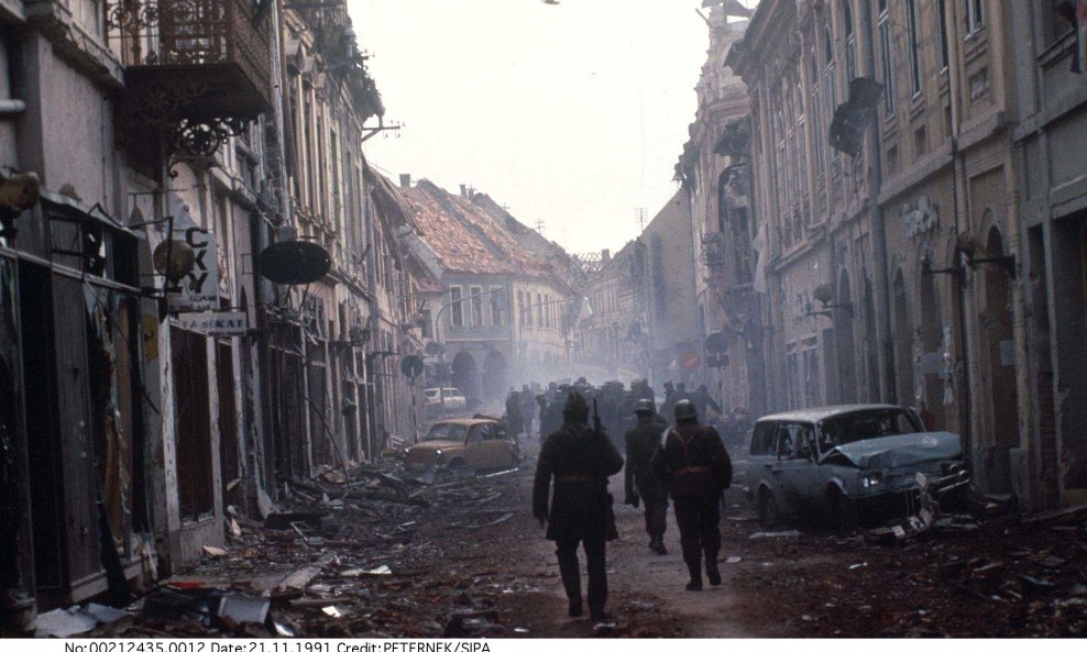 Okupacija Vukovara u slikama (9)