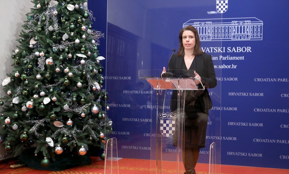 Katarina Peović na konferenciji za novinare o stambenim kreditima za mlade u Hrvatskom saboru