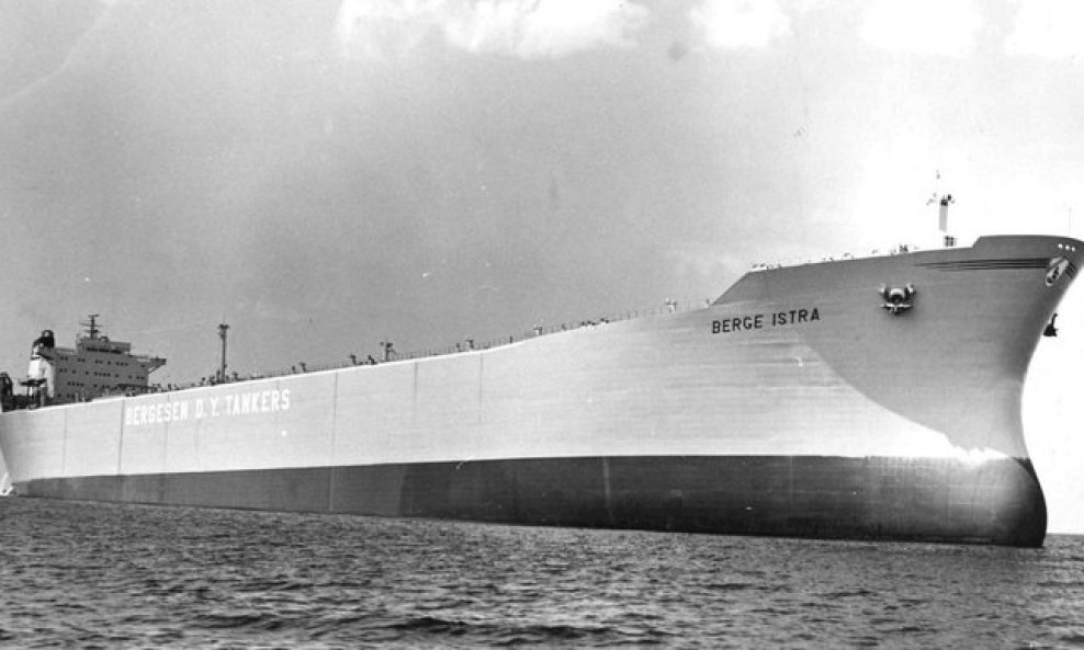 Supertanker 'Berge Istra'