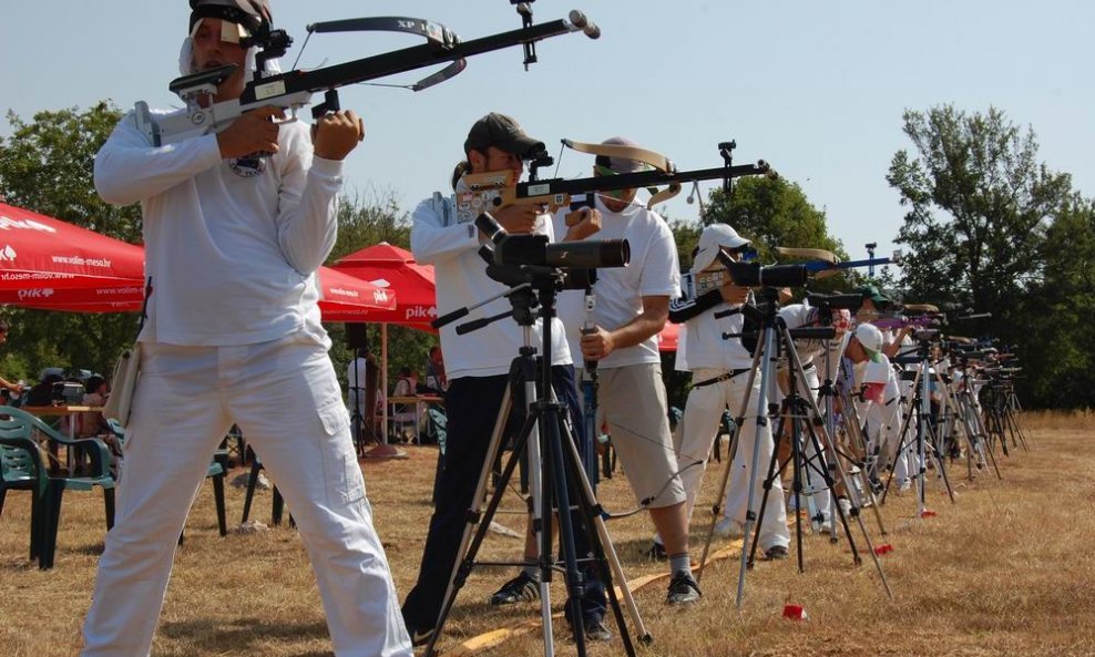 Samostreličari su se u Malinskoj natjecali za državne naslove i mjesta u reprezentativnoj vrsti