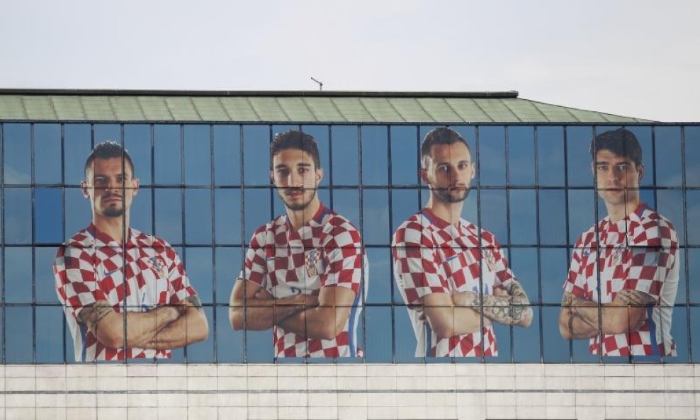 Dejan Lovren na reklami