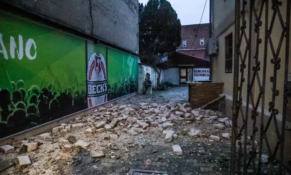 Posljedice potresa u Sisku