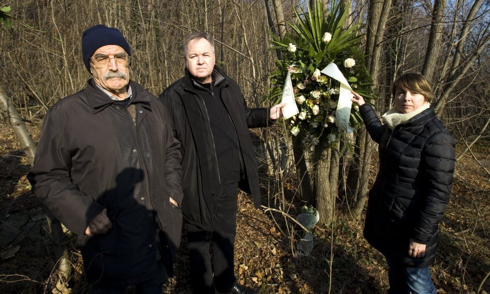 Zoran Pusić, Drago Pilsel i Aneta Lalić na komemoraciji ubijenim članovima obitelji Zec