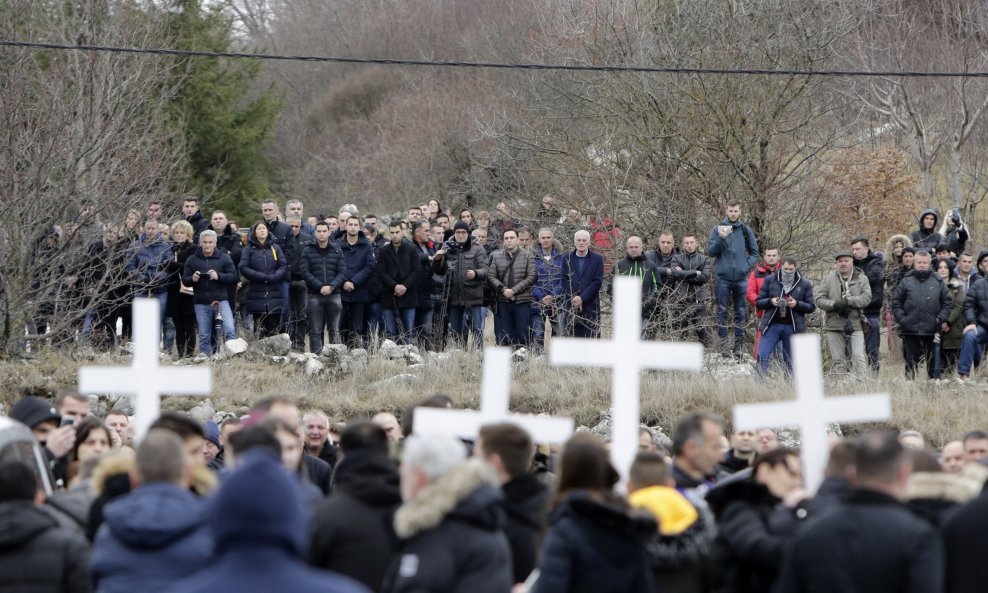 Posljednji ispraćaj šestero mladih u Rakitnom kod Posušja