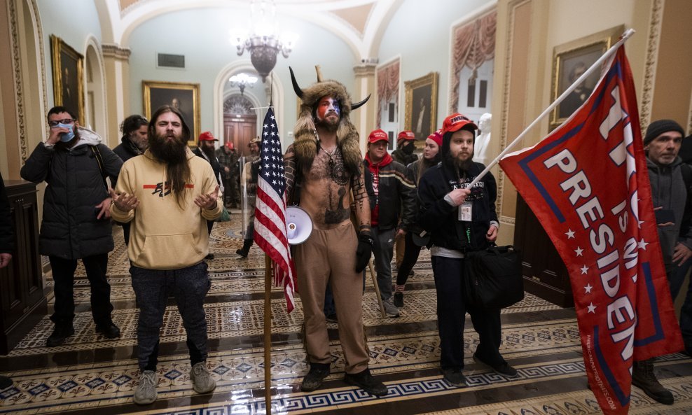 Prosvjednici su upali u američki parlament