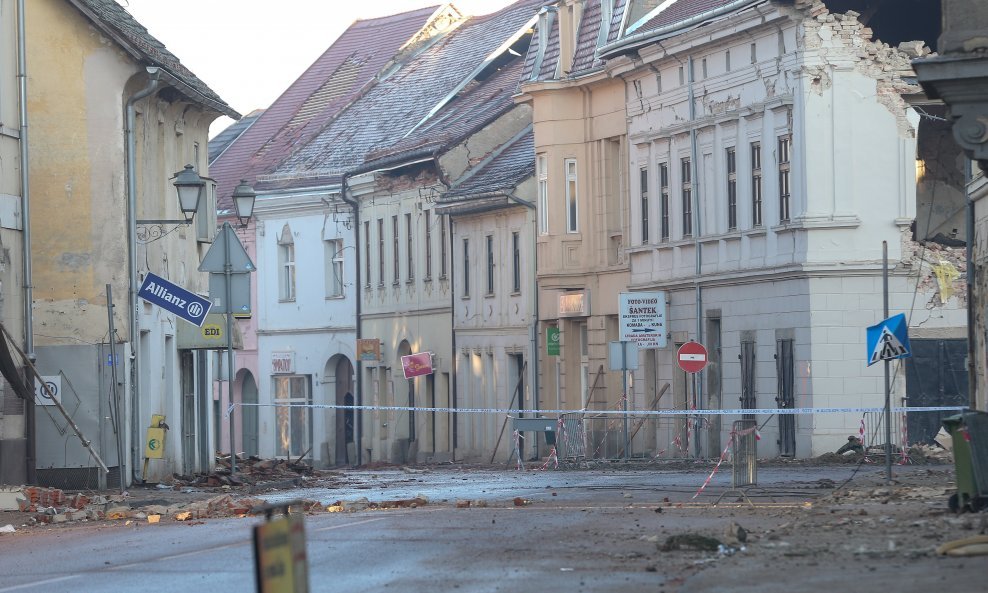 Centar Petrinje zatvoren je nakon posljednjeg jačeg potresa 6. siječnja