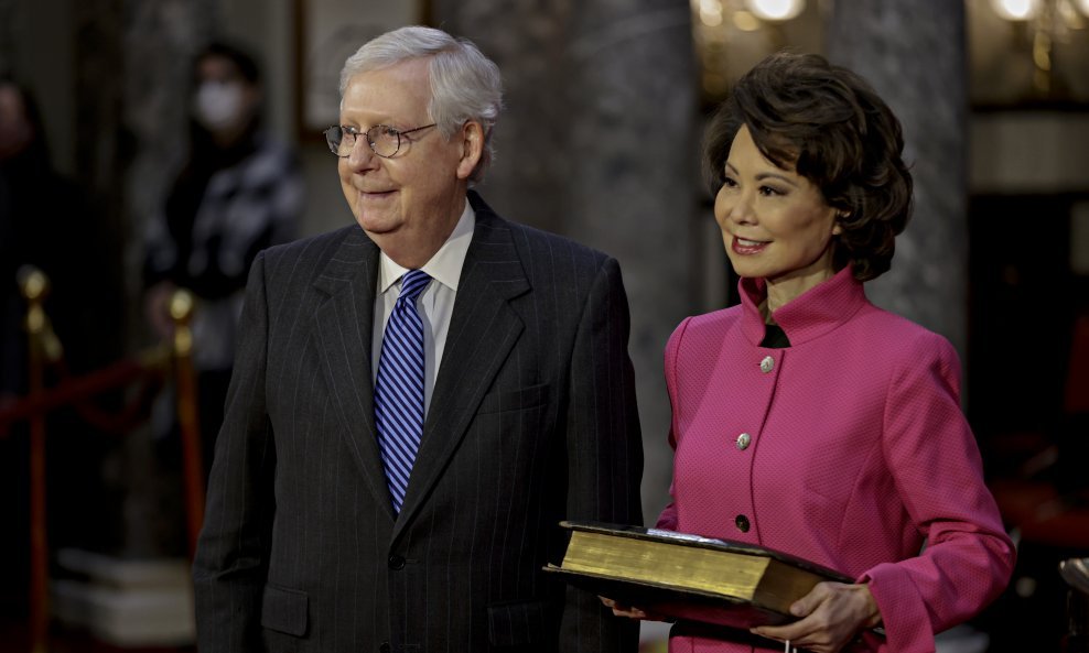 Mitch McConnell i Elaine Chao