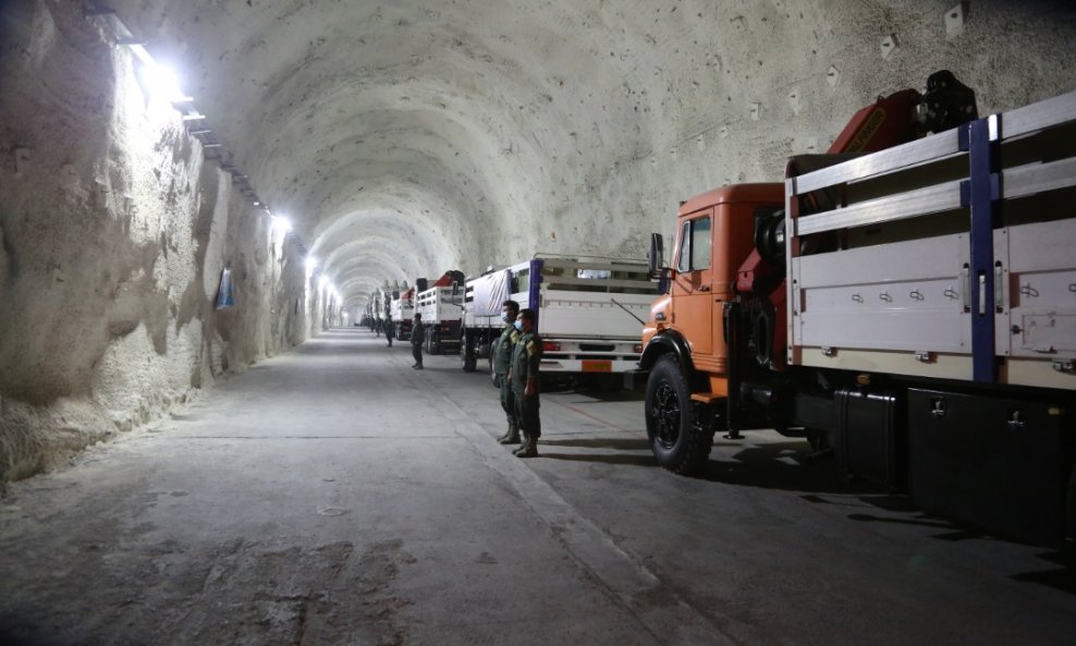 Iranska podzemna baza