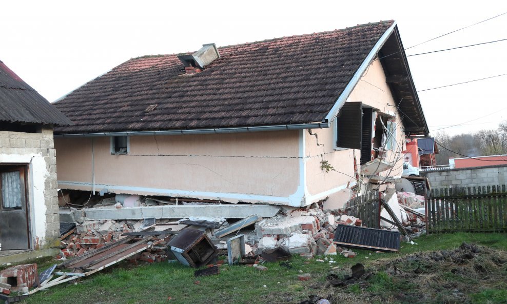 Kuća srušena u petrinjskom potresu