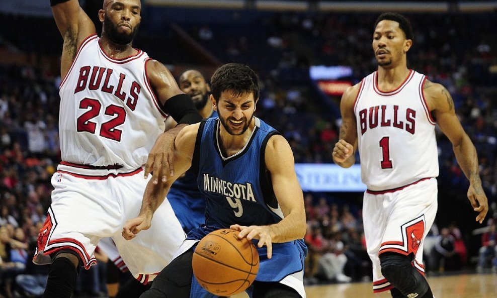 Ricky Rubio (9); Taj Gibson (22) i Derrick Rose