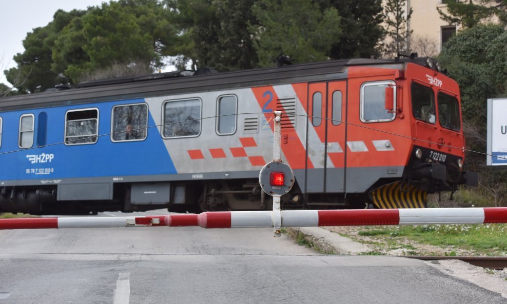 Pružni prijelaz