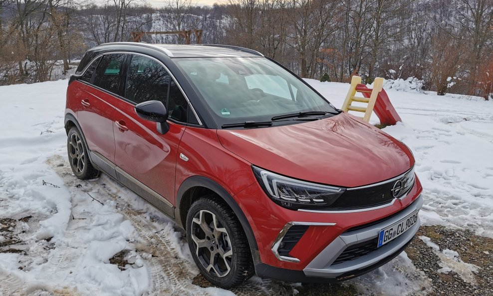 Osvježeni subkompaktni crossover Opel Crossland je stigao i kod nas