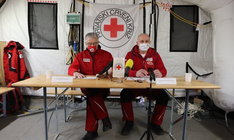 Petrinja: Konferencija za medije Crvenog križa o podjeli novčane pomoći stanovništvu