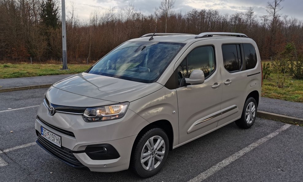 Toyota Proace City Verso 1.5D A/T8 ograničeno izdanje