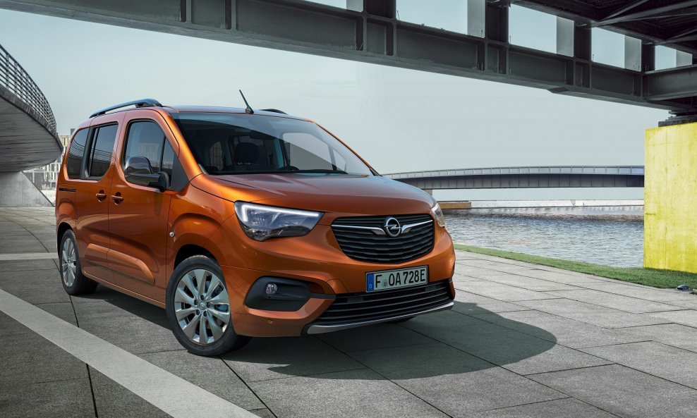 Opel Combo-e Life je višenamjenski svakodnevni 'heroj' u Opelovom elektrificiranom portfelju osobnih automobila