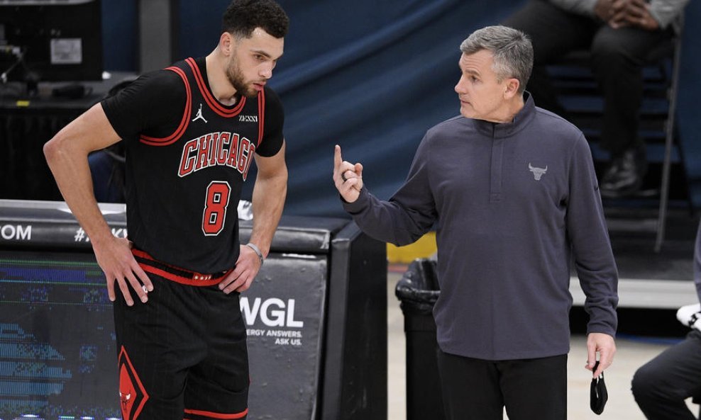 Trener Billy Donovan i Zach LaVine (Chicago Bulls)