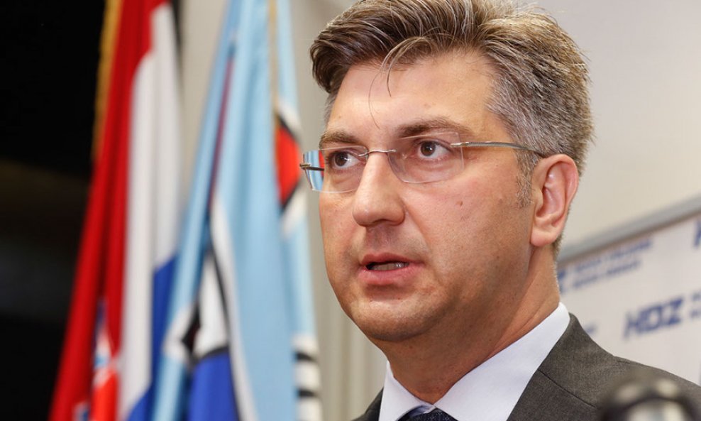 Andrej Plenković dostavio je potpise za kandidaturu za predsjednika stranke (9)