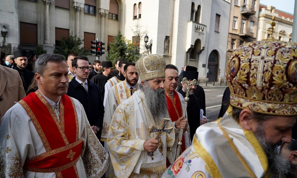 Ispred Saborne crkve u Beogradu počele su pripreme za čin ustoličenja Porfirija